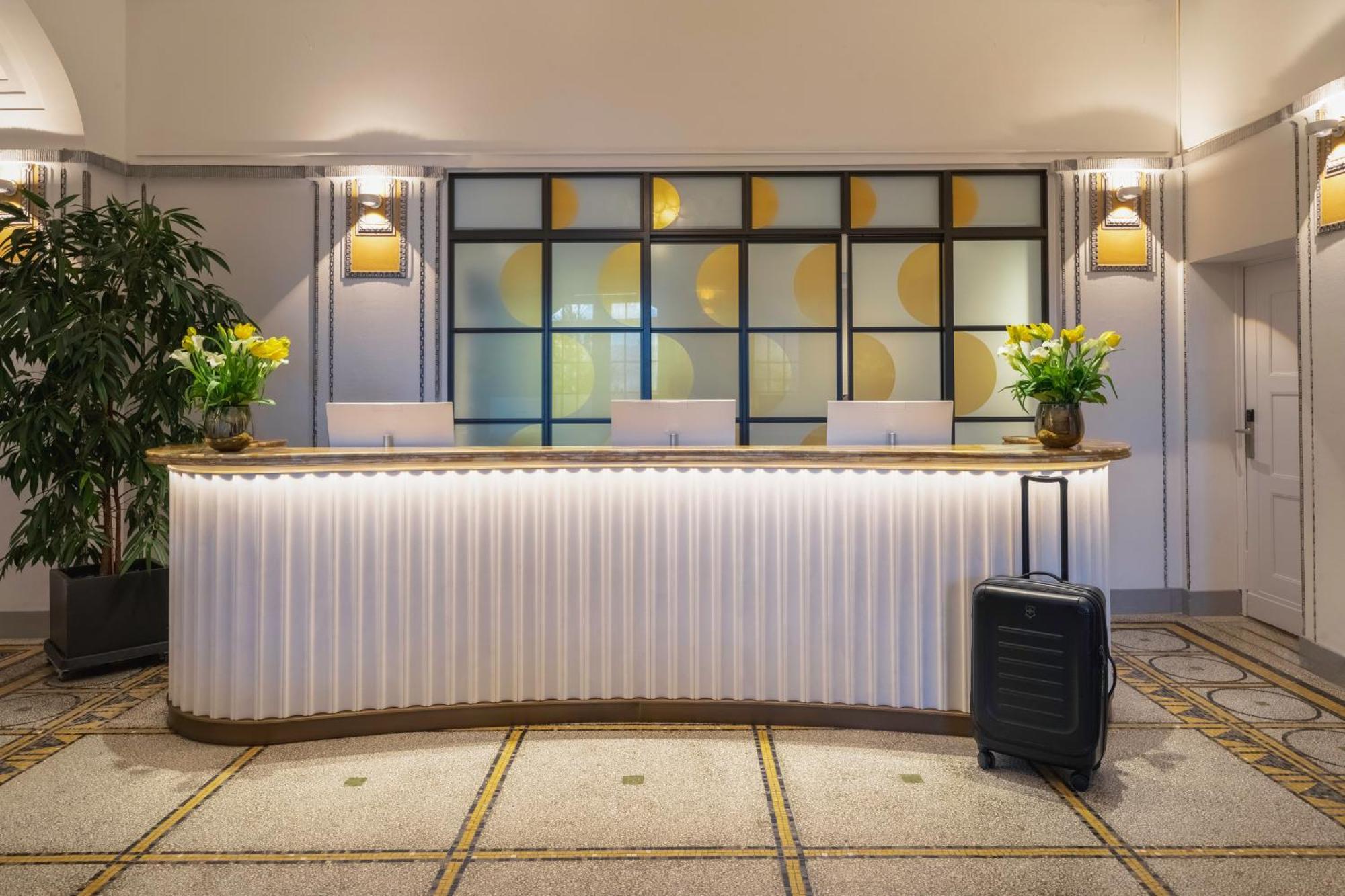 Hotel Art Deco Montana 4*